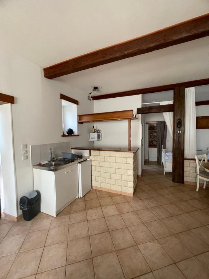 Gite D'Ecosse Appartement Azille Buitenkant foto