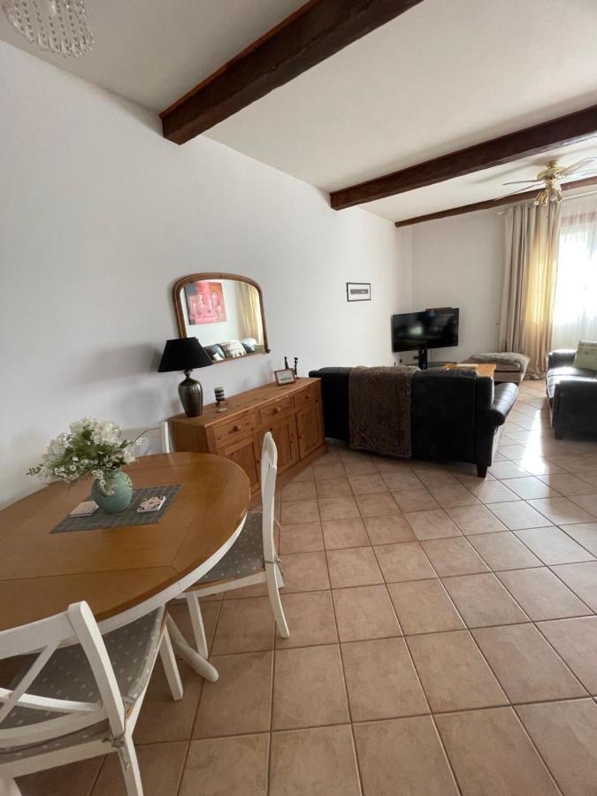 Gite D'Ecosse Appartement Azille Buitenkant foto