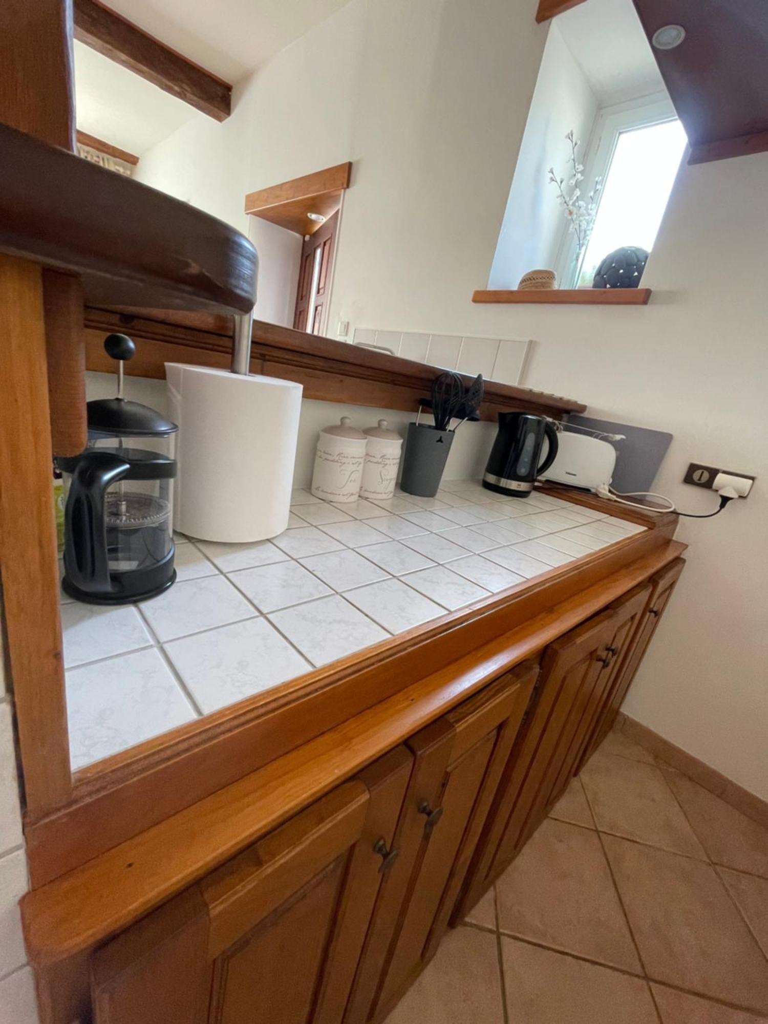 Gite D'Ecosse Appartement Azille Buitenkant foto